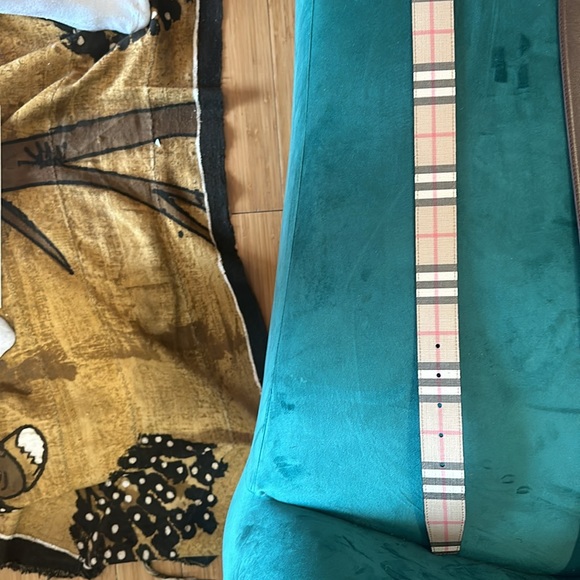 Men’s Burberry Belt size 42 NEVER WORN - Picture 3 of 4